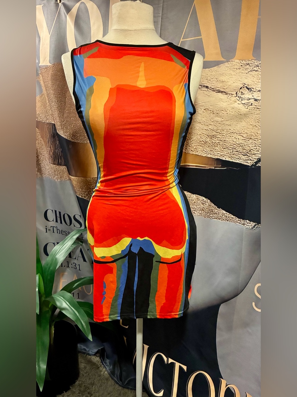 Vibrant Abstract Print Sleeveless Bodycon Dress - Red